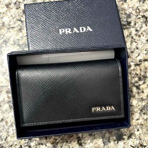 Authentic Prada 6 Rings Key Holder Leather Black. Used 3x. Looks brand new.